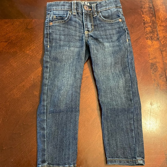 OshKosh B’gosh Toddler Girl Jeans Super Skinny Size 2T (2pairs) - Picture 4 of 7